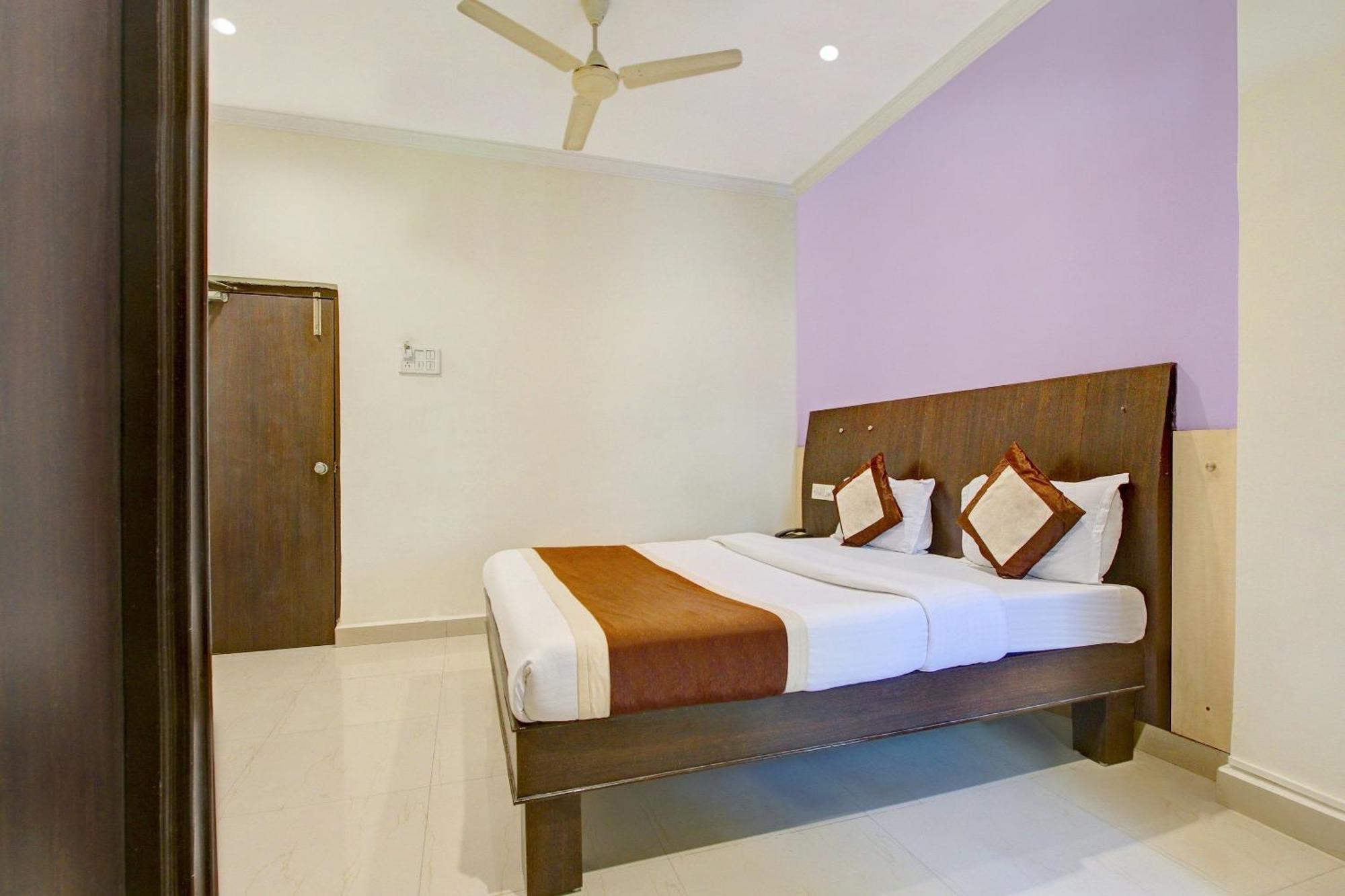 Super Collection O Alekhya Residency Hotel Hyderabad Exterior photo