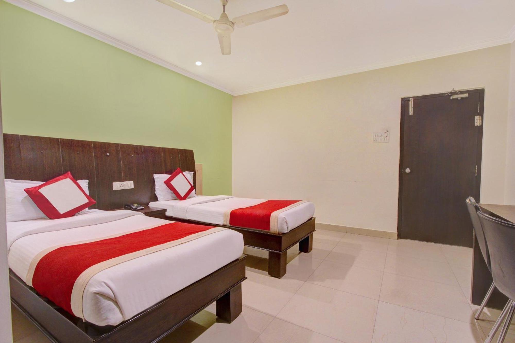 Super Collection O Alekhya Residency Hotel Hyderabad Exterior photo