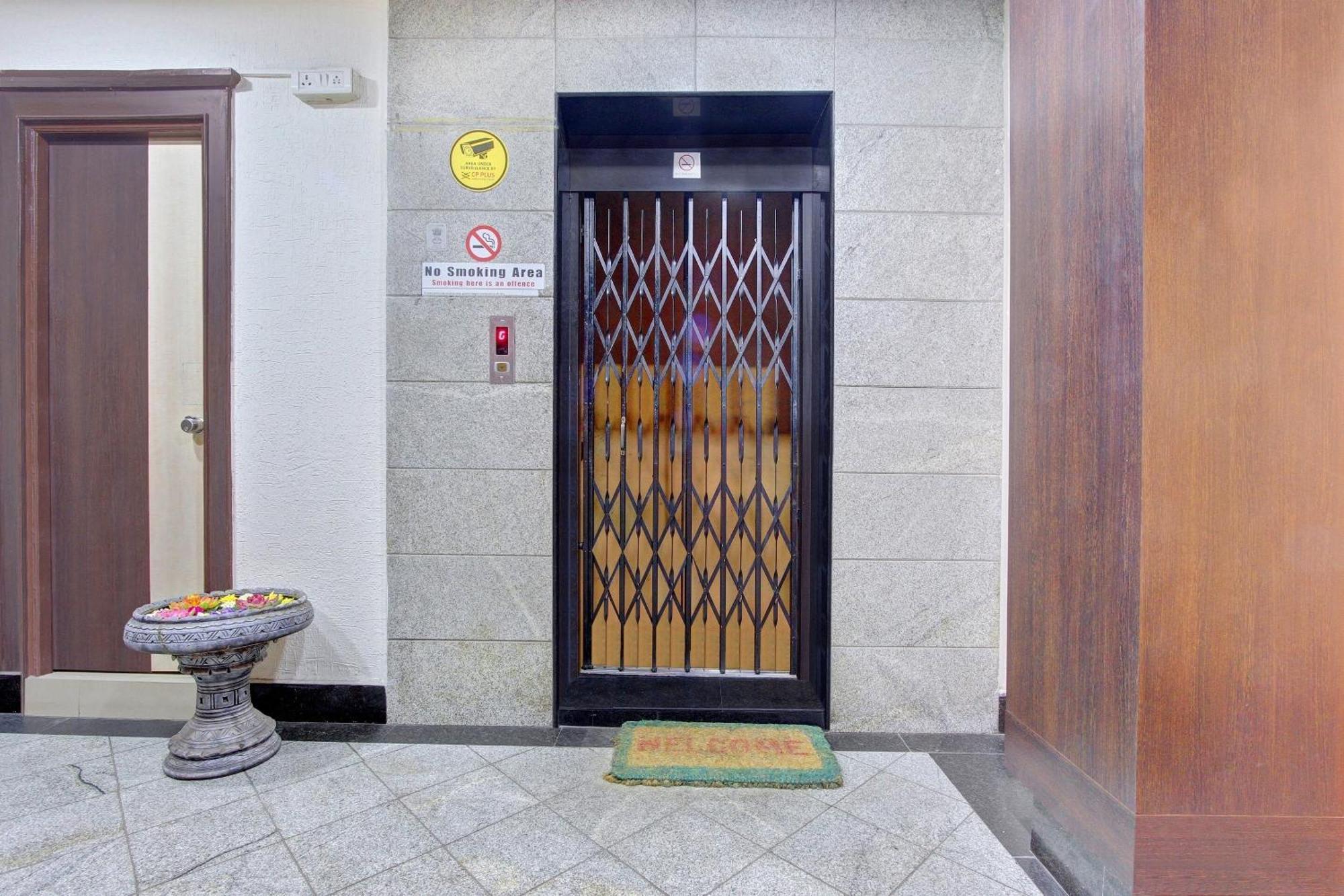 Super Collection O Alekhya Residency Hotel Hyderabad Exterior photo