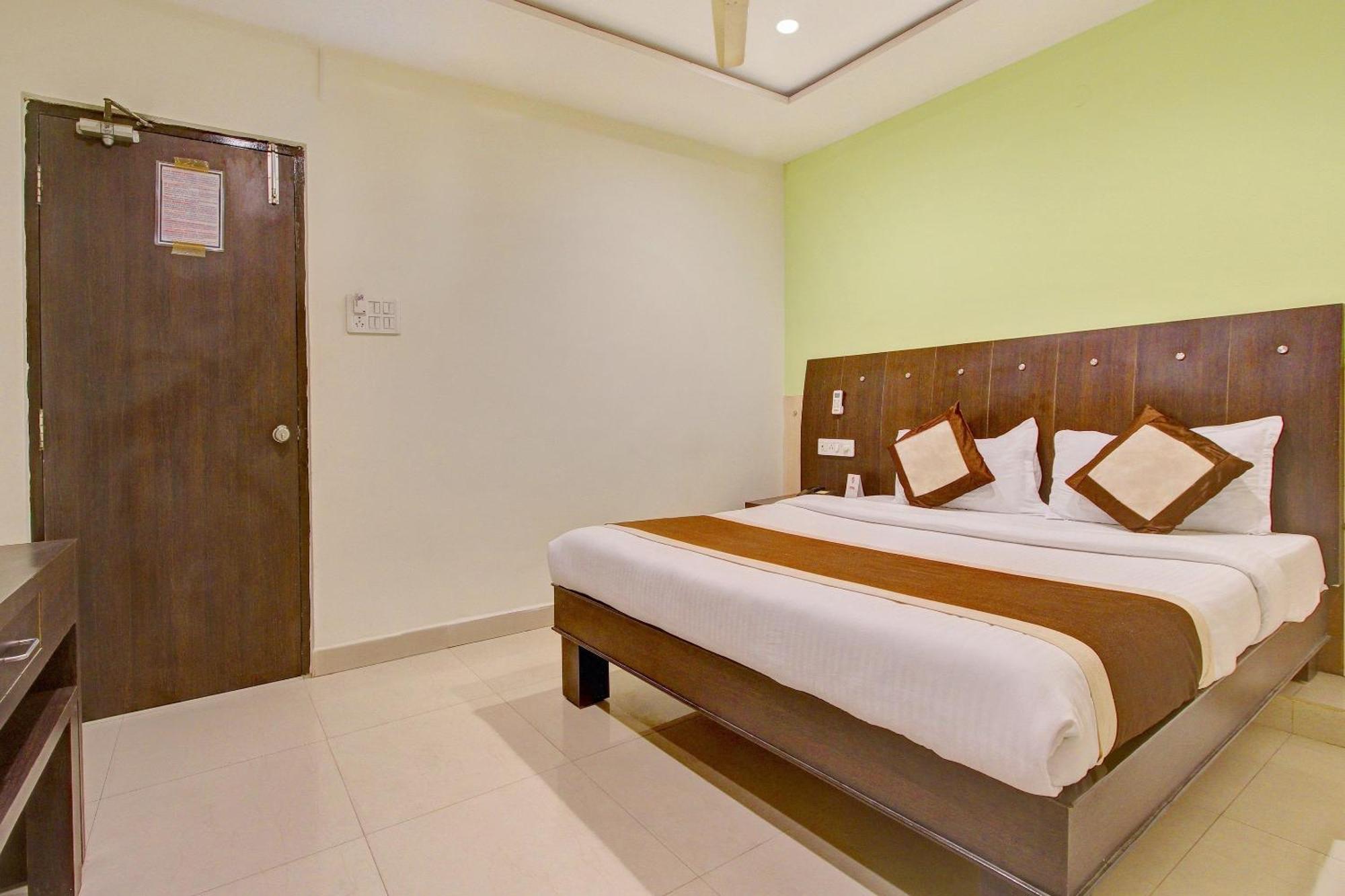 Super Collection O Alekhya Residency Hotel Hyderabad Exterior photo