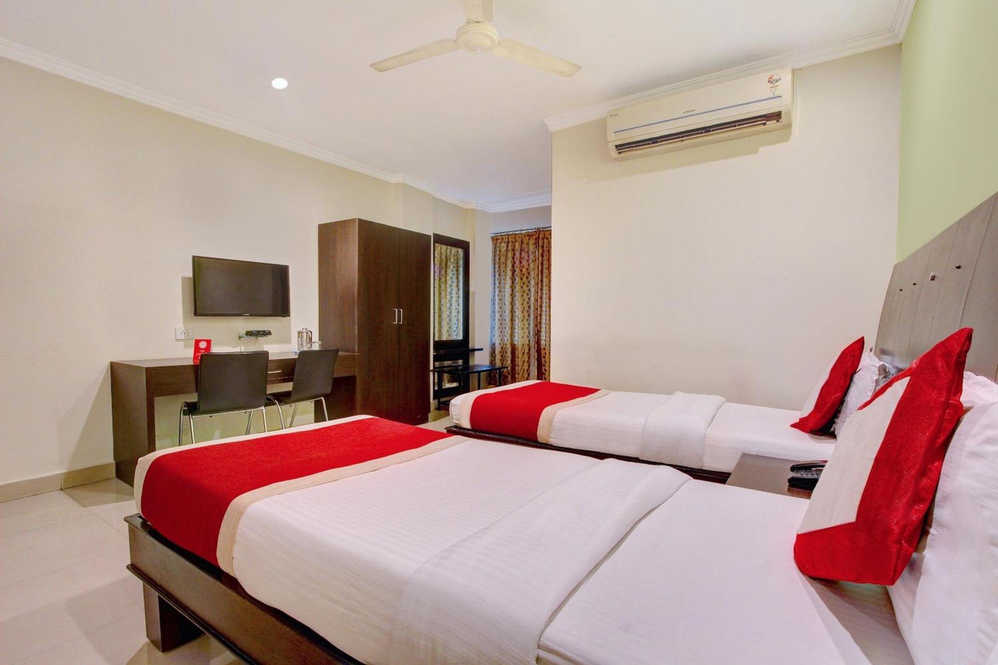 Super Collection O Alekhya Residency Hotel Hyderabad Exterior photo